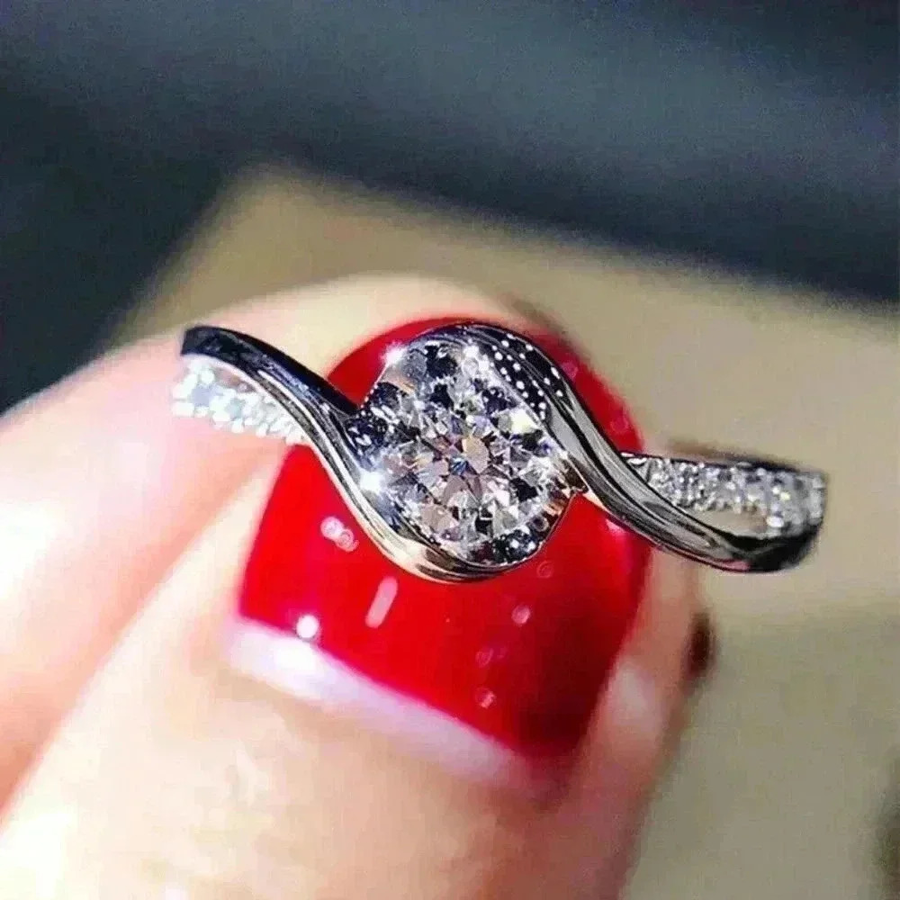 New 925 Silver Sim. Diamond Ring